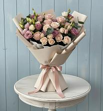 Букет цветов из:  Розы и Лизиантусы в Дубровки