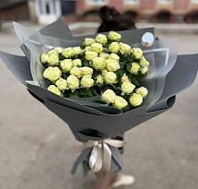 Букет Белые кустовые розы Солинеро в Дубровки