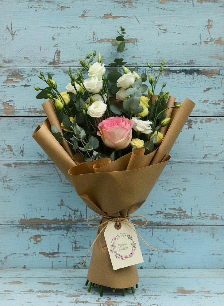 Букет цветов из: Розы и Лизиантусы в Дубровки