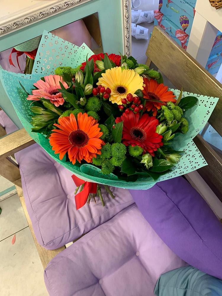 Букет цветов из: Герберы, Хризантемы и Альстромерии в Дубровки