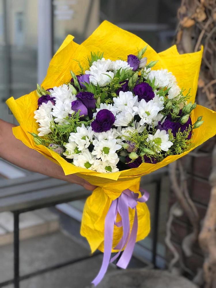 Букет цветов из: Ирисы, Хризантемы и Ромашки в Дубровки