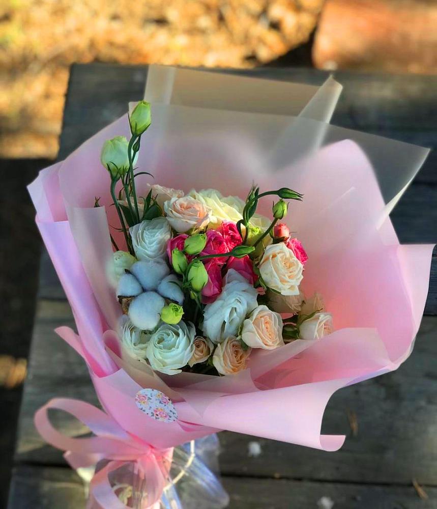 Букет цветов из: Розы и Лизиантусы в Дубровки