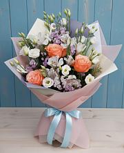 Букет цветов из:  Лизиантусы, Розы, Альстромерии и Гипсофила в Дубровки
