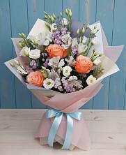 Букет цветов из:  Лизиантусы, Розы, Альстромерии и Гипсофила в Дубровки