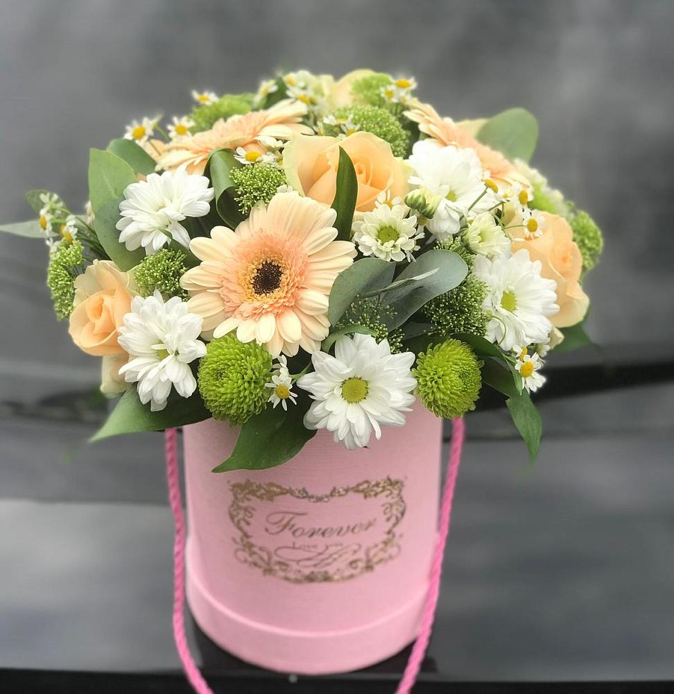 Цветочная композиция из Розы, Герберы и Хризантемы в шляпной коробке в Дубровки