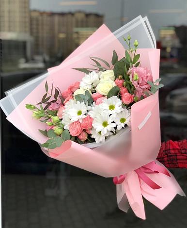 Букет цветов из: Розы, Лизиантусы и Хризантемы в Дубровки
